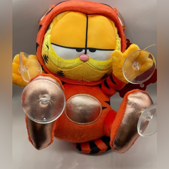 Kidrobot Garfield Year of the Tiger 8" Plush Window Clinger, NWT - Picture 8 of 13
